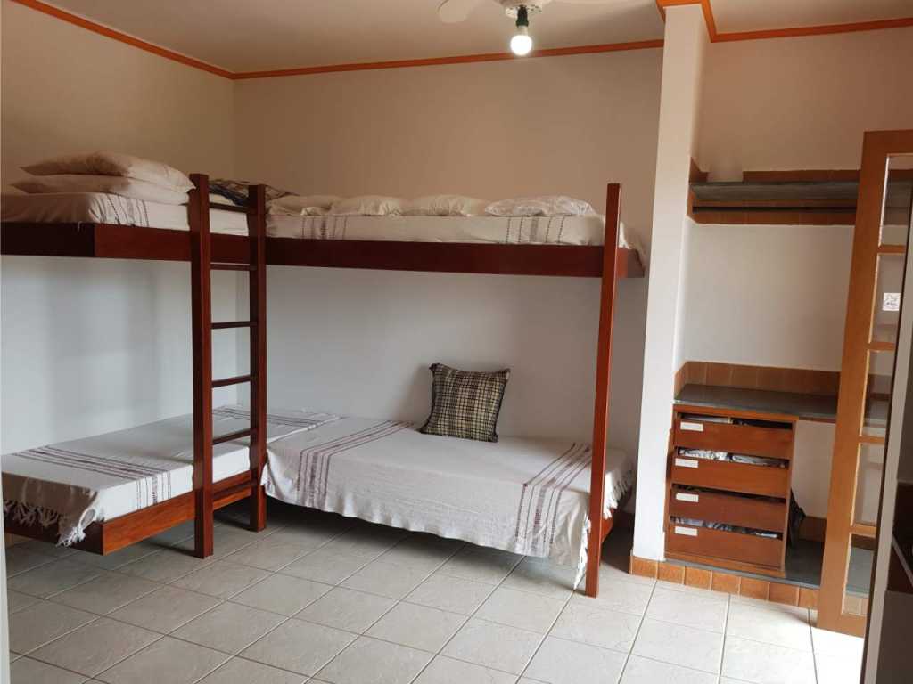 Lindo Sobrado 5 dorm   Ubatuba Praia Lagoinha  com piscina e ar condicionado