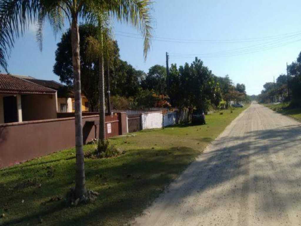 CASA COM 4 QUARTOS PARA LOCAÇÃO DE TEMPORADA EM ITAPOÁ SC