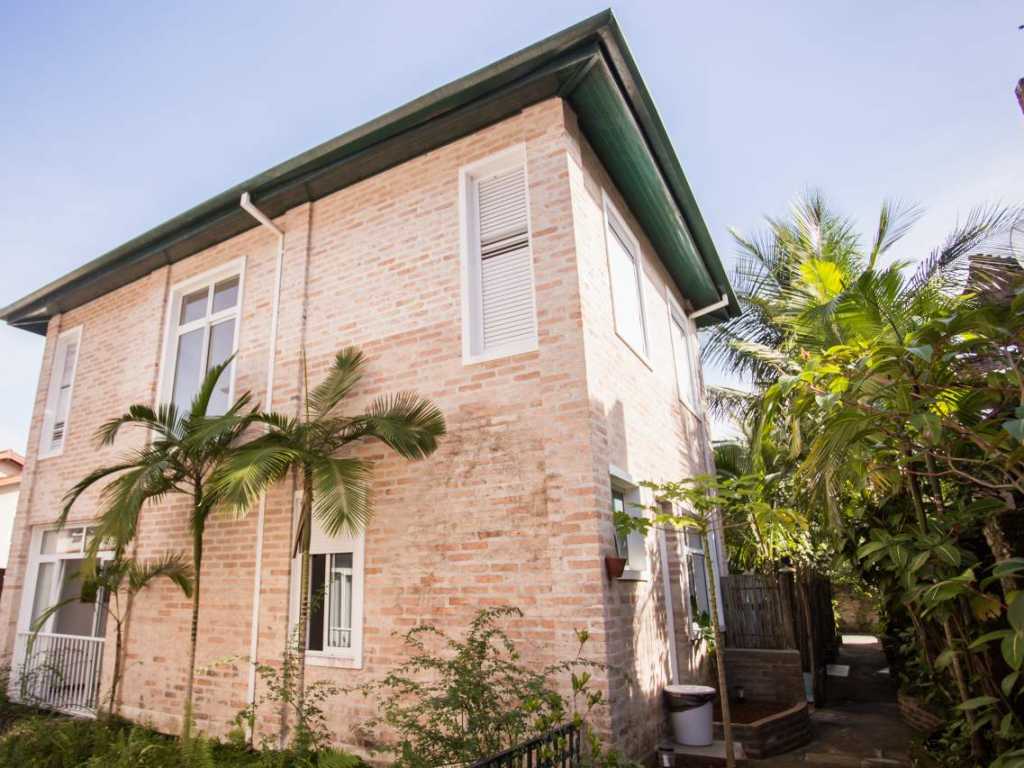 Casa em Juqueyhy com 4 suítes com piscina privativa para até para até  14 pessoas