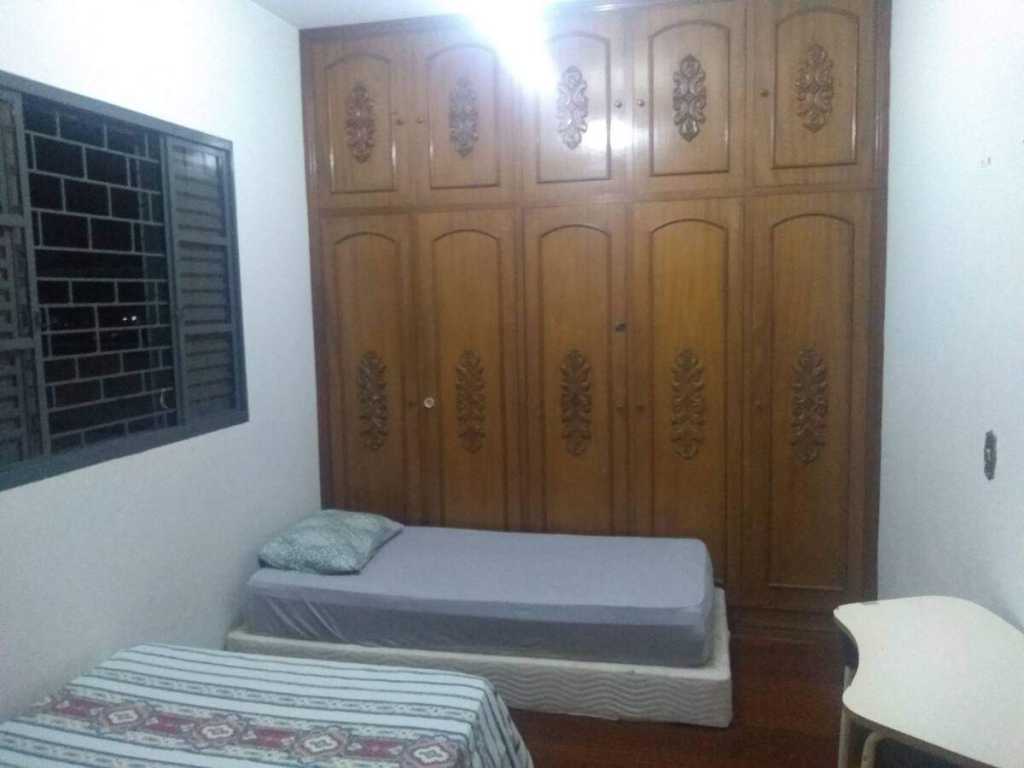 Quarto em pensionato - Maringá zona 5