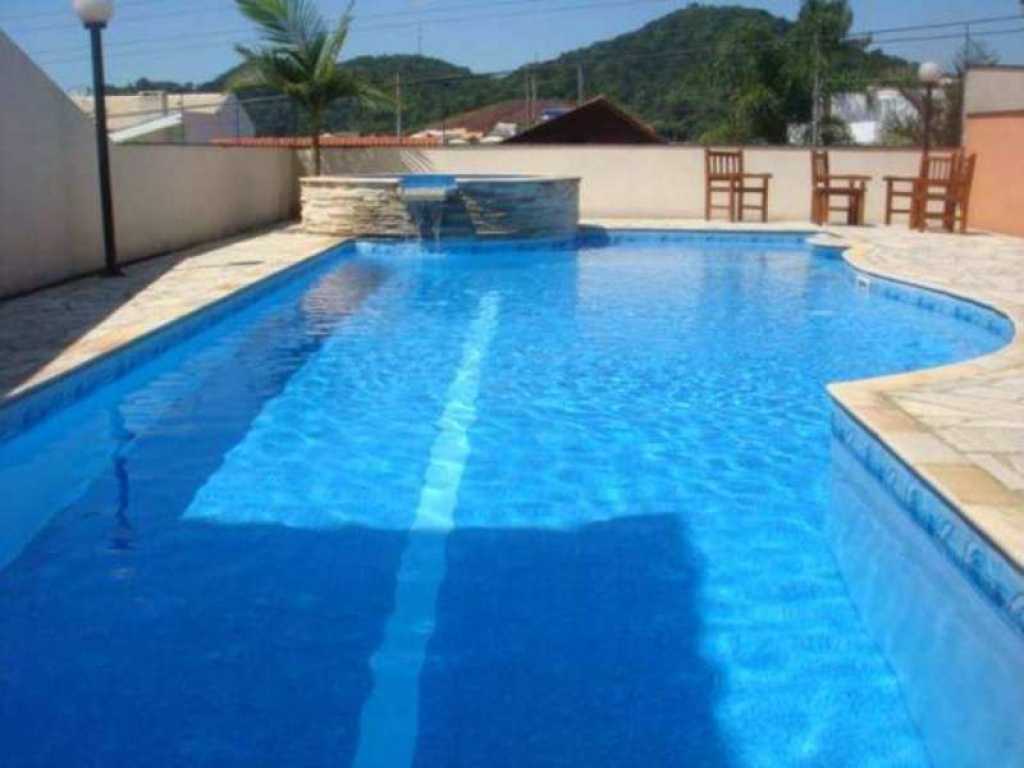 GRANDE CASA COM PISCINA PRAIA BRAVA/ AMORES