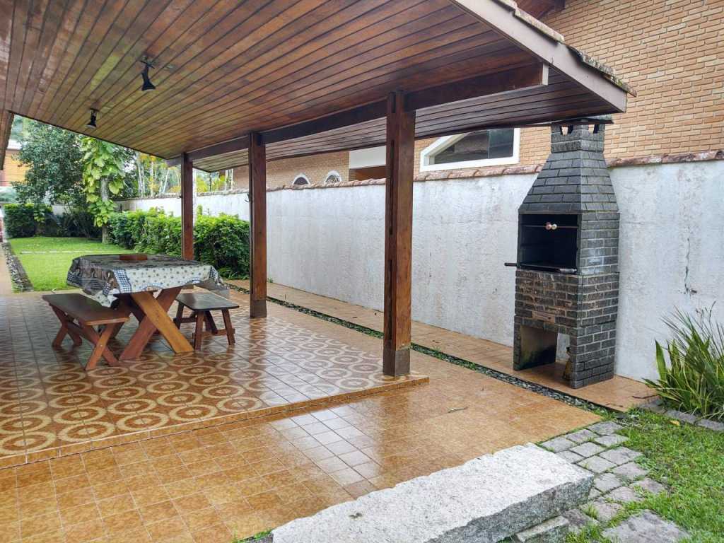 Linda Casa de frente ao mar em Ubatuba