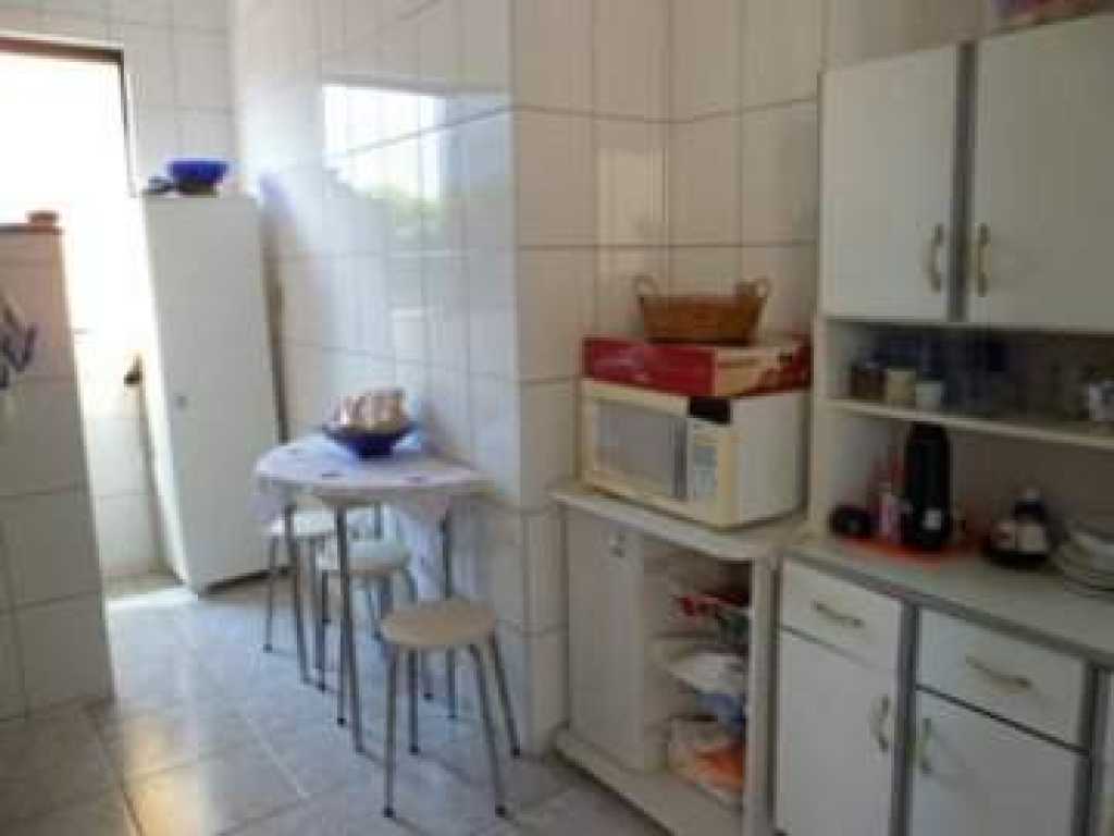 Belo apartamento no Ed. Costa Azu