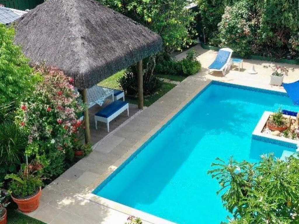 Aluguel de Casa de Luxo na Praia Guarajuba - Camaçari