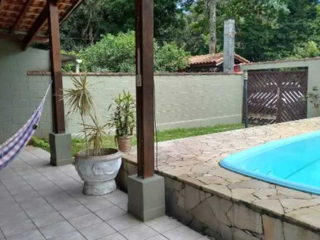 ÓTIMA CASA DE PRAIA COM PISCINA EM BERTIOGA - (Valor promocional para mais de 2 diárias, até 12 pessoas. Confira!)