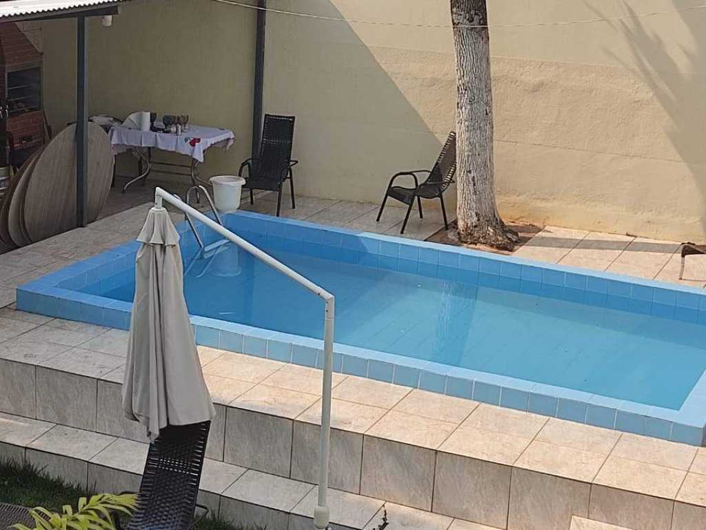 Área de Lazer com piscina, churrasqueira, fogão.