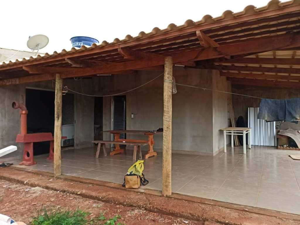 Casa para temporada as margens da represa de de 3 Marias.