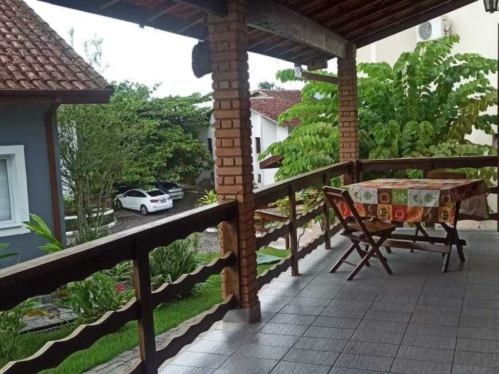 Casa em Ubatuba para família(Condomínio Fechado)