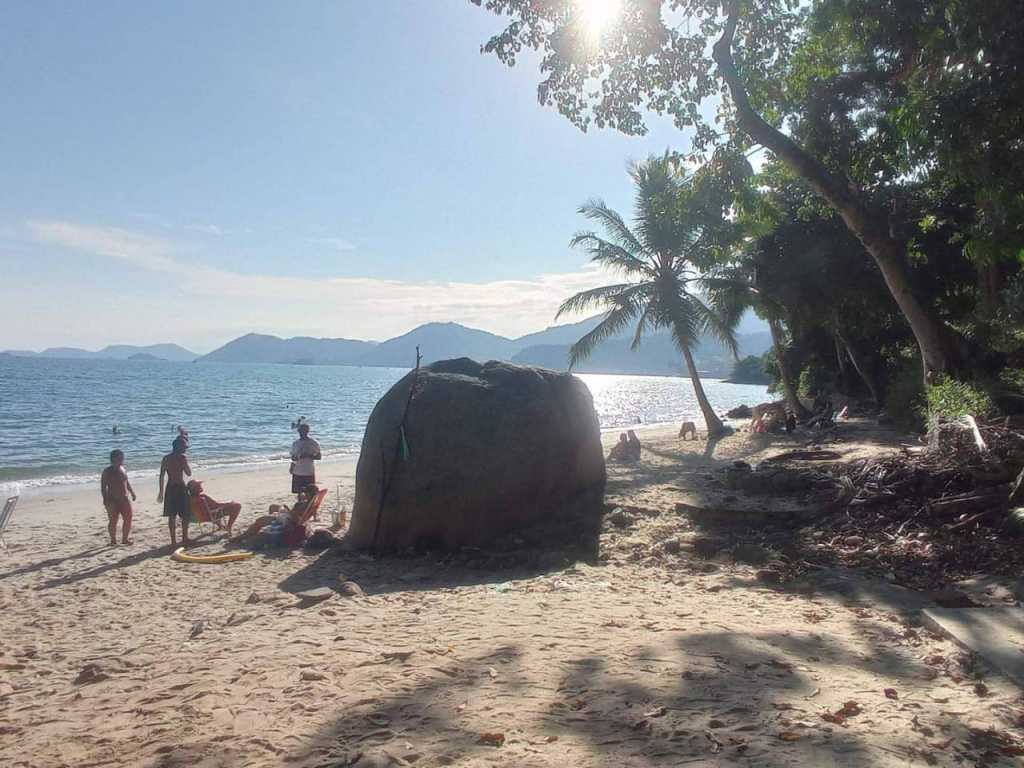 KITNET ACONCHEGANTE A 200M DA PRAIA