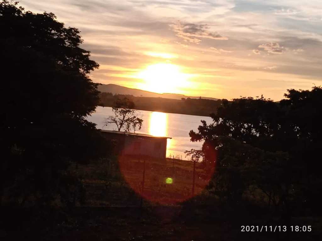 Aconchegante rancho as margens das represa de Furnas!!