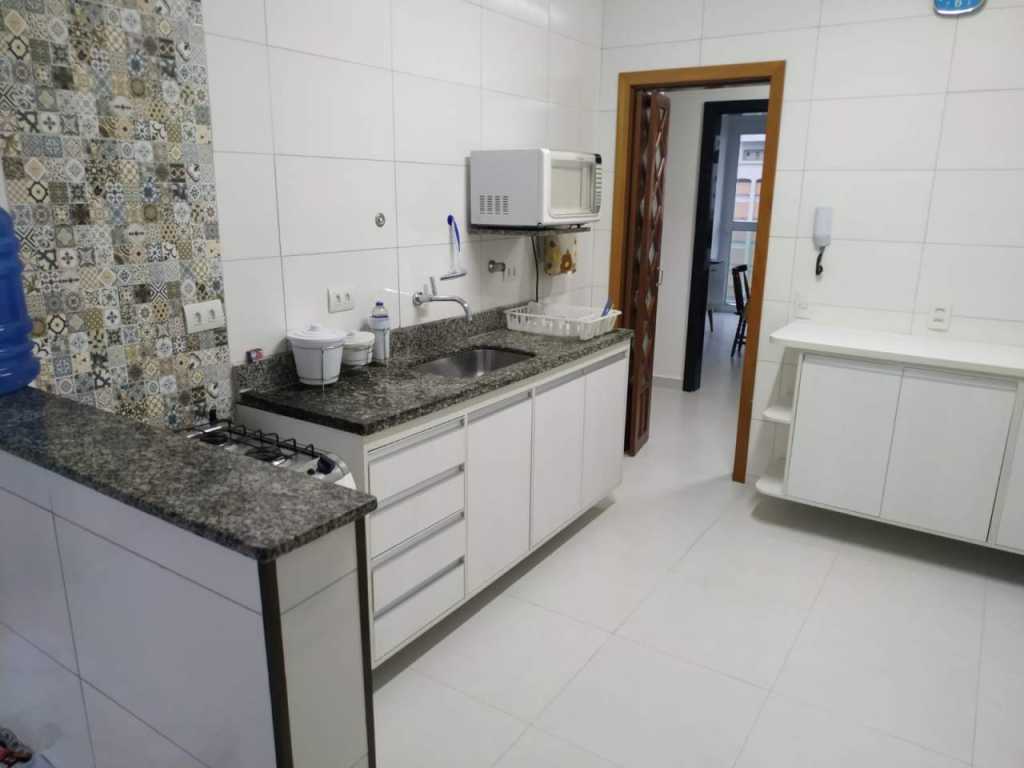 EXCELENTE APARTAMENTO A 30 METROS DA PRAIA