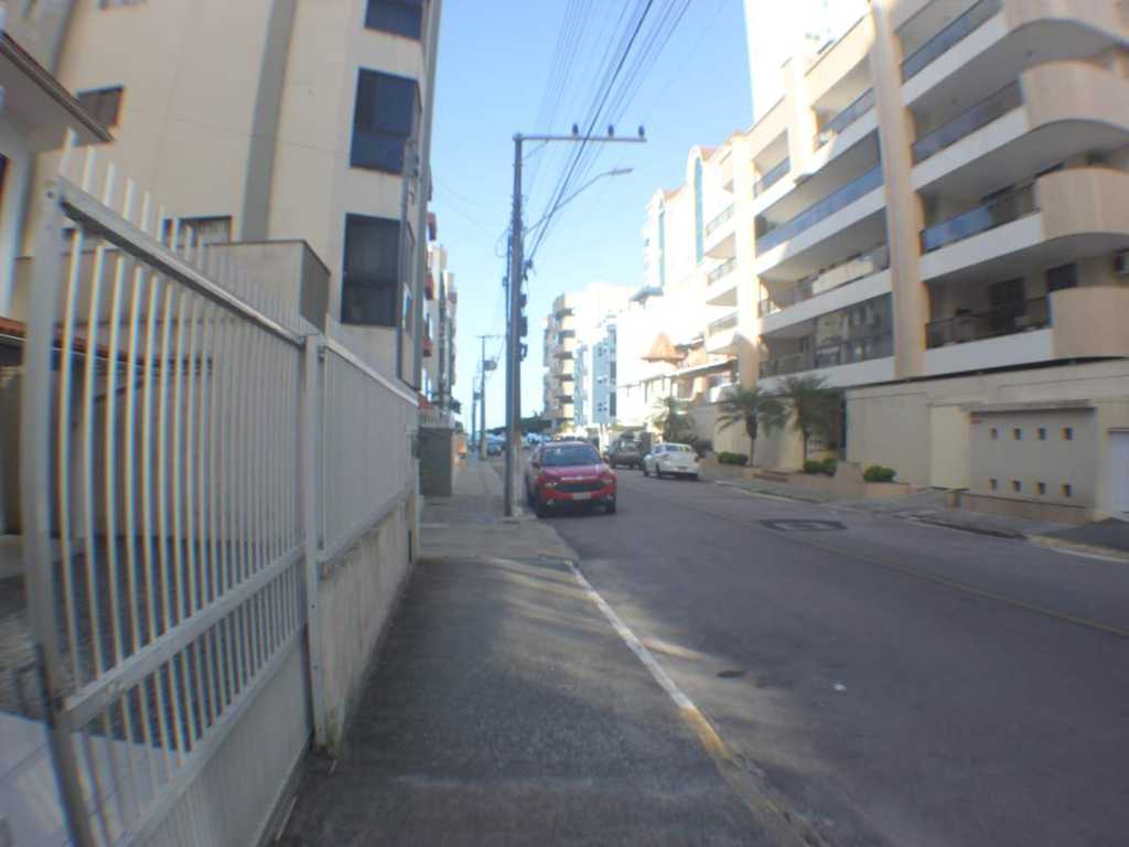 ÓTIMA CASA NA QUADRA DO MAR ,PRA  TEMPORADA EM MEIA PRAIA ITAPEMA S.C