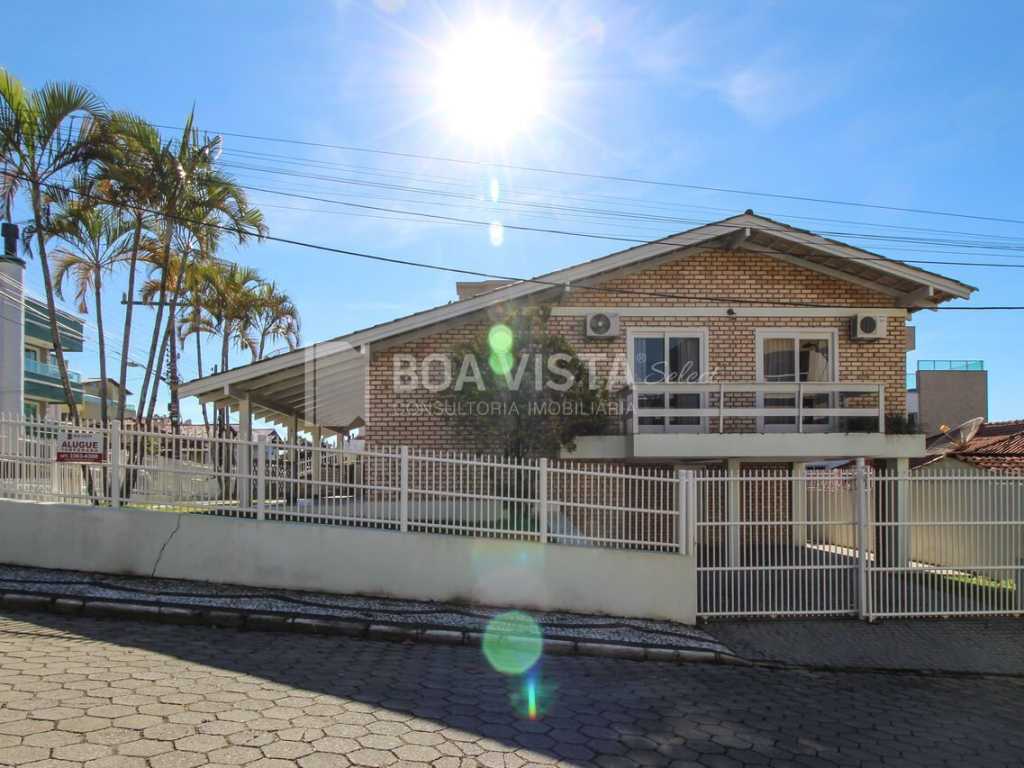 Aluguel Casa 4 quartos para 10 pessoas | Bombinhas/SC