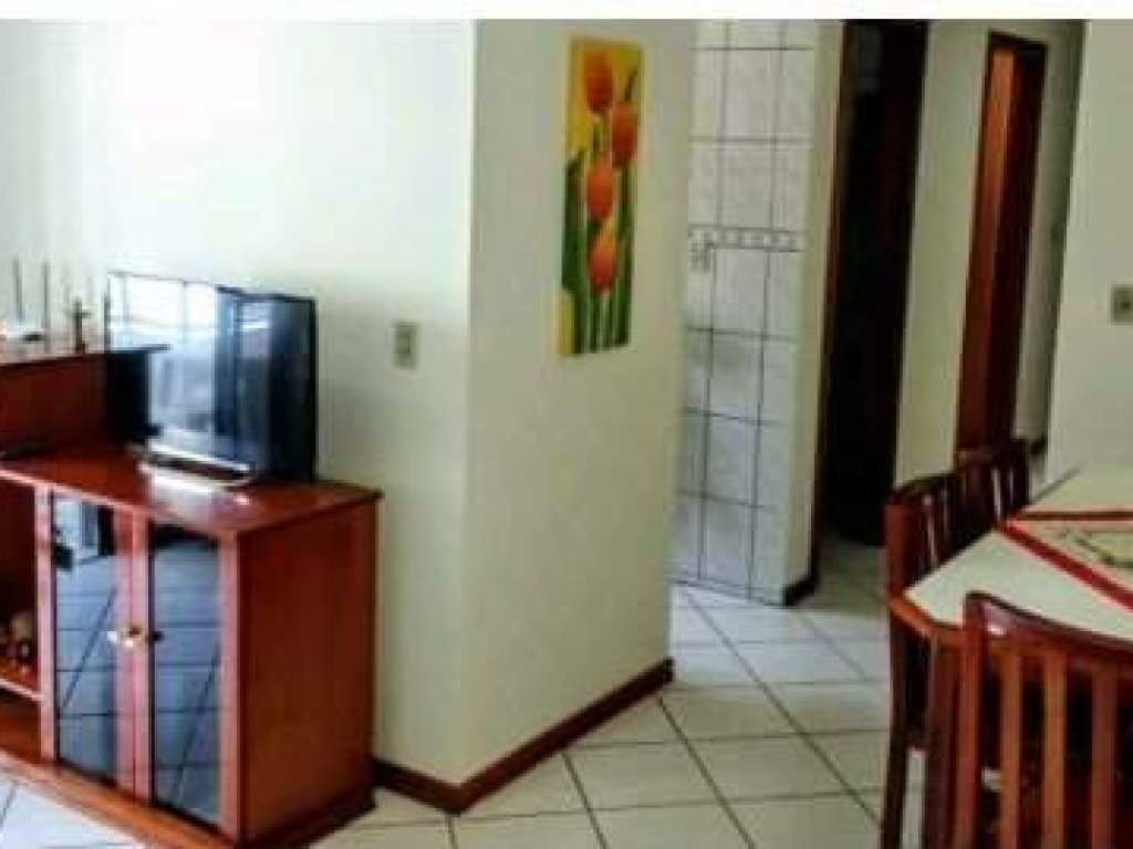 Apartamento 2 dormitórios  na meia praia