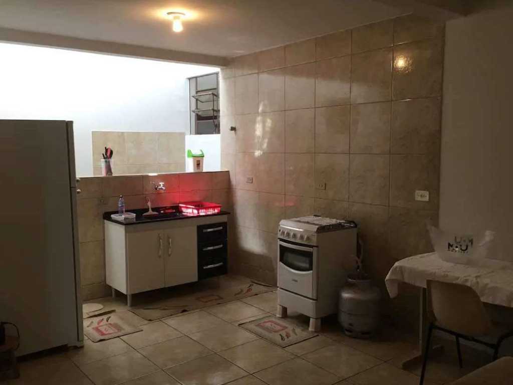 Apartamento 02 muito bem localizado