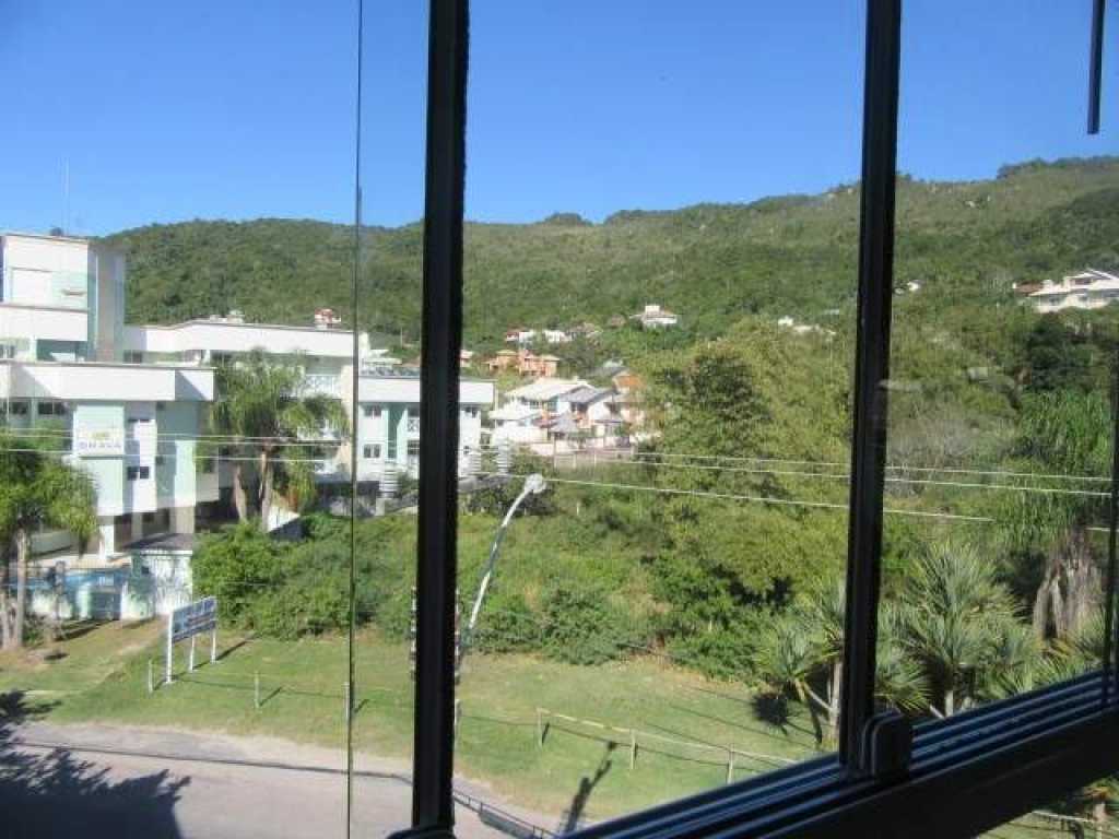 Apartamento com 1 dormitório com ar condicionado split.