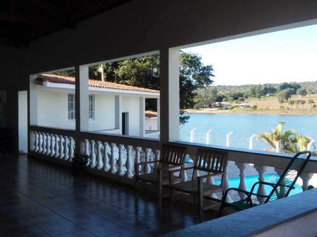 Aluguel ou Venda . Rancho de luxo com 8 quartos, piscina, quadra, Reveillon ainda disponivel.