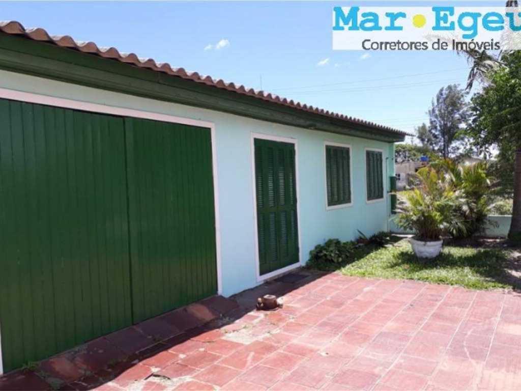 Casa para Temporada, Cidreira / RS, bairro Nazaré, 3 dormitórios, 2 banheiros, 2 vagas de garagens, mobiliado