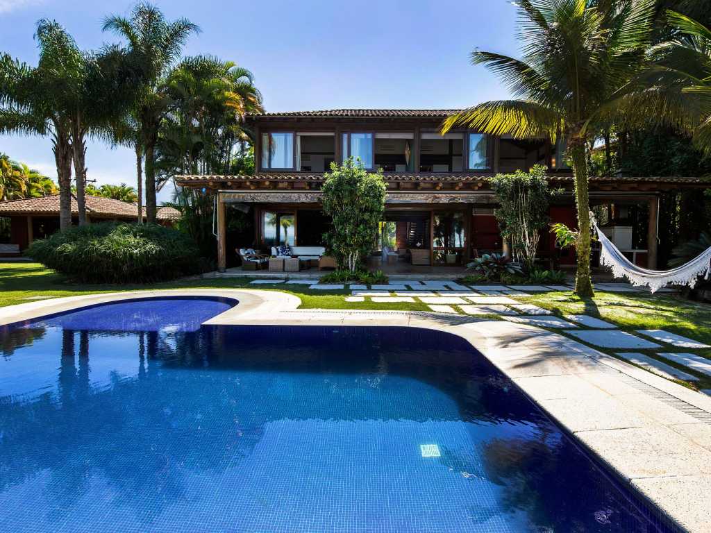 Ang027 - Luxurious villa by the sea in Angra dos Reis