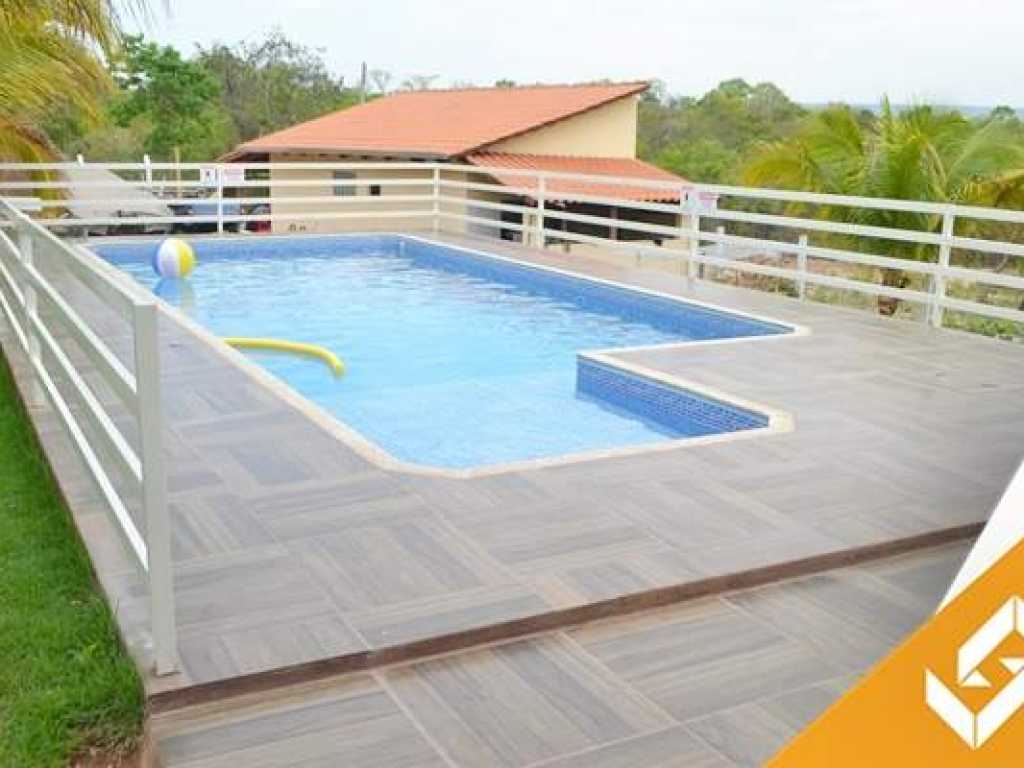 LINDA CHÁCARA COM 3 QUARTOS TODOS COM AR, QUIOSQUE E PISCINA COM AQUECIMENTO SOLAR.