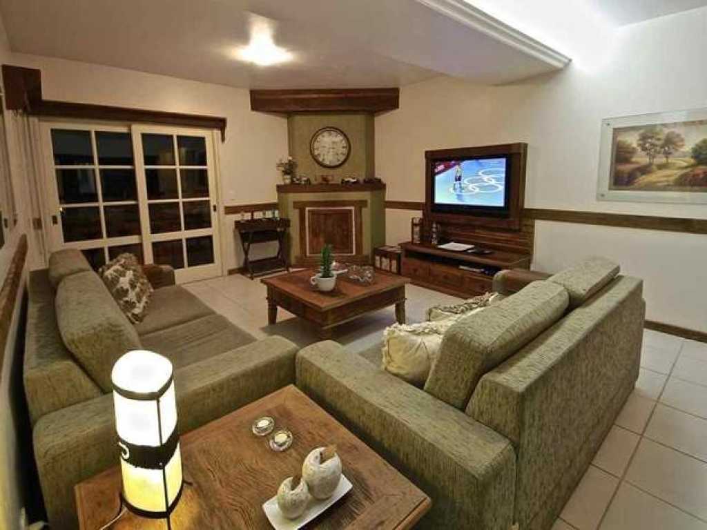 Apartamento para alugar em Gramado, 06 pessoas, Wi-Fi, Sky e Splits