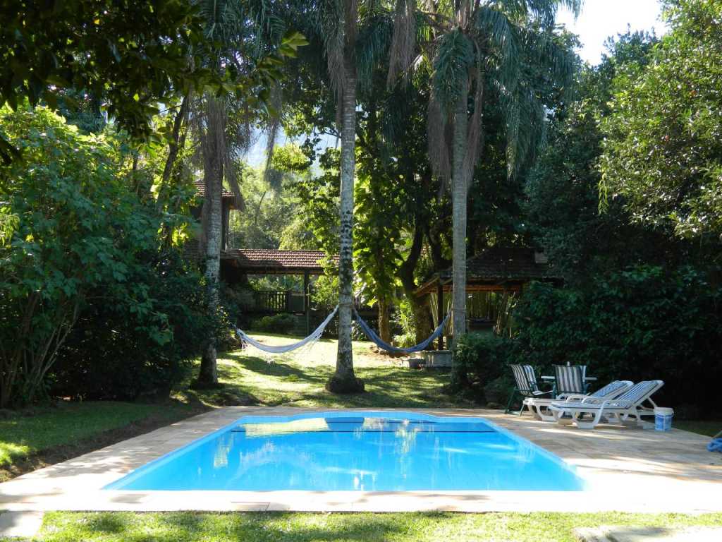 CASA EM CONDOMÍNIO EM MARESIAS NA MATA ATLÂNTICA - PARAÍSO