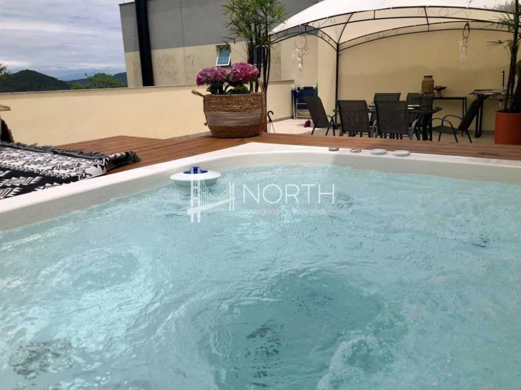 Cobertura com SPA privado e vista mar Jurerê