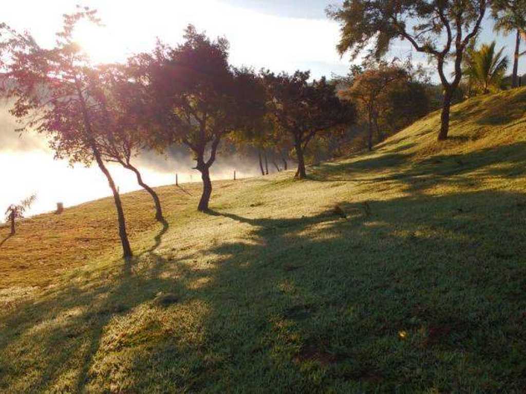 Aluguel / Venda .Rancho de luxo na beira do Lago de Furnas.