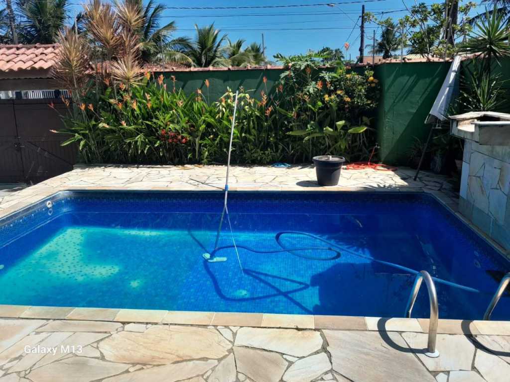 Excelente casa com piscina para temporada