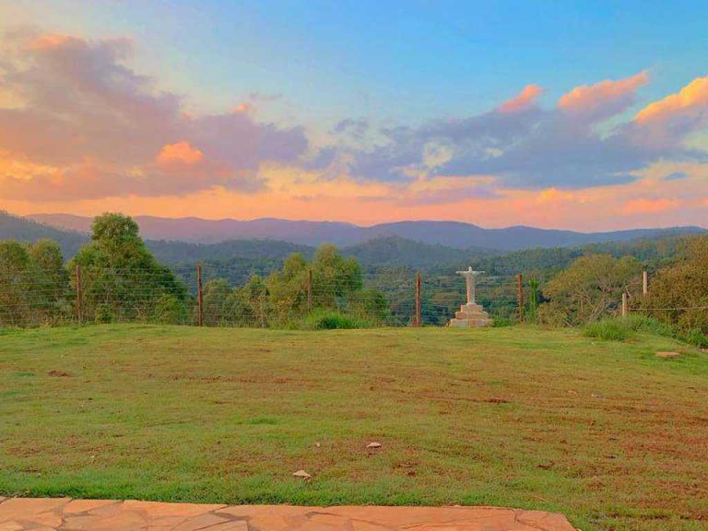 Excelente Sítio com uma vista incrível em Nazaré Paulista Divisa com Mairiporã