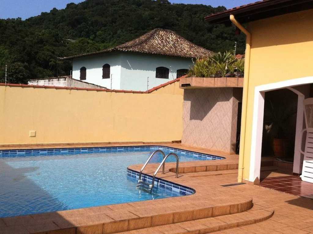 Maravilhosa casa para alugar em Guarujá