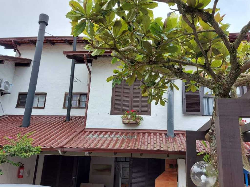 Casa a 100 mts do mar em Florianópolis