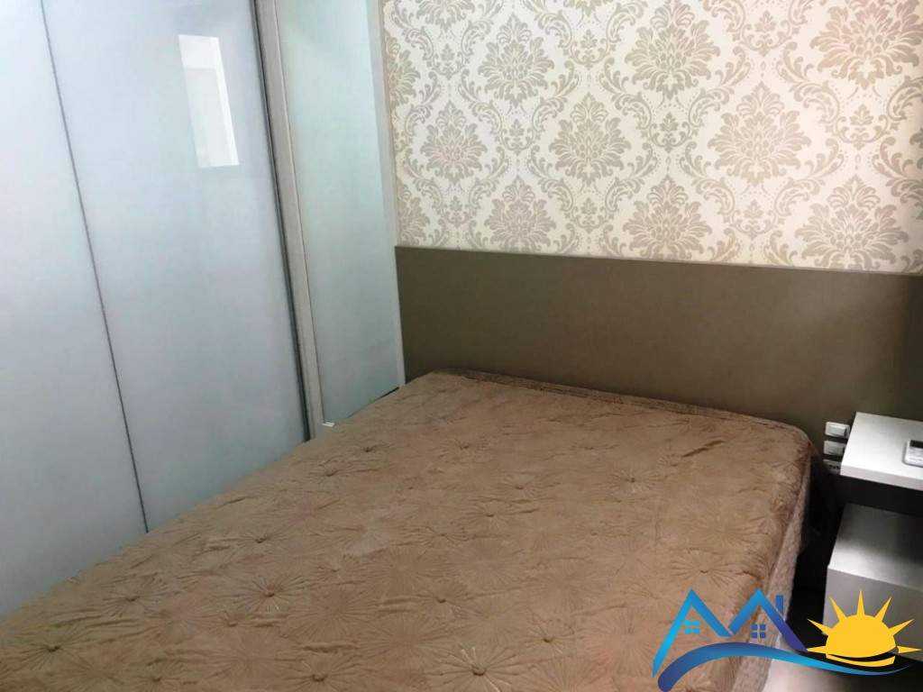 Amplo apartamento alto padrão na Praia de Mariscal