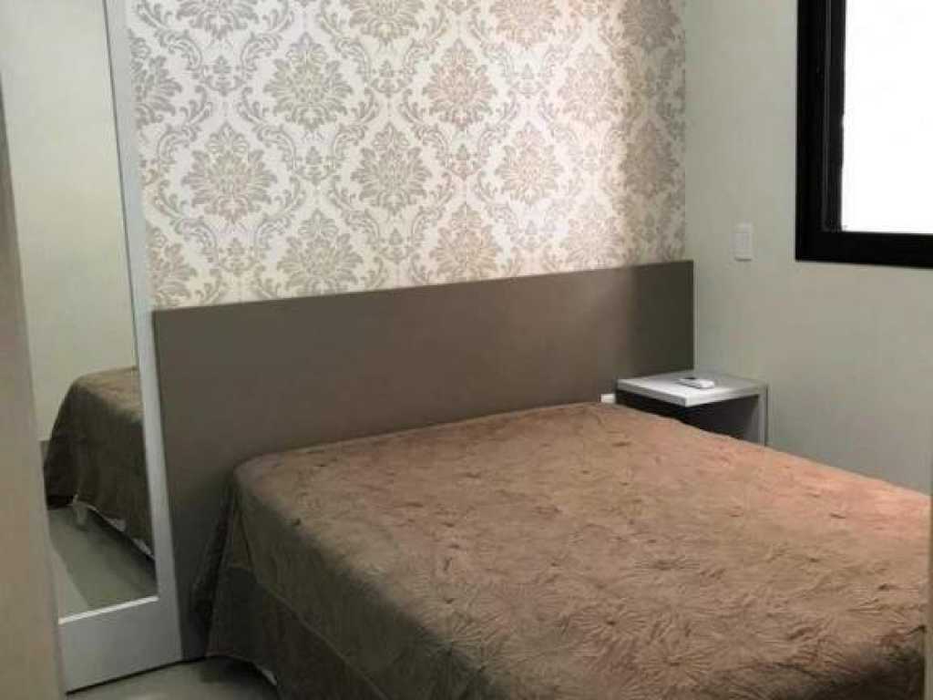 Amplo apartamento alto padrão na Praia de Mariscal