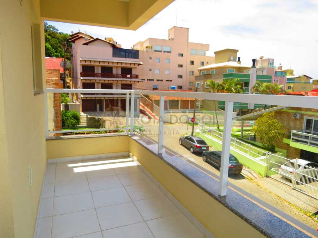 Cód 225-3 Apartamento com ótima localização, ideal para casal com 2 filhos na praia de Bombinhas.