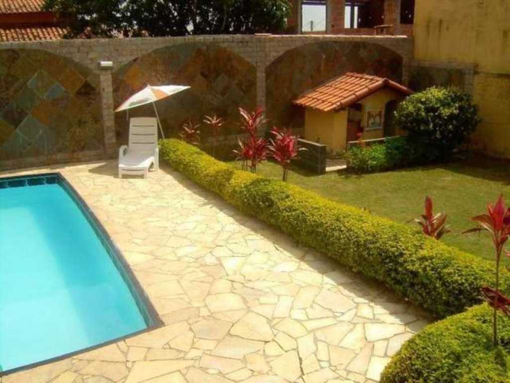 CASA COM PISCINA E 4 DORMITÓRIOS PARA LOCAÇÃO DE VERÃO !