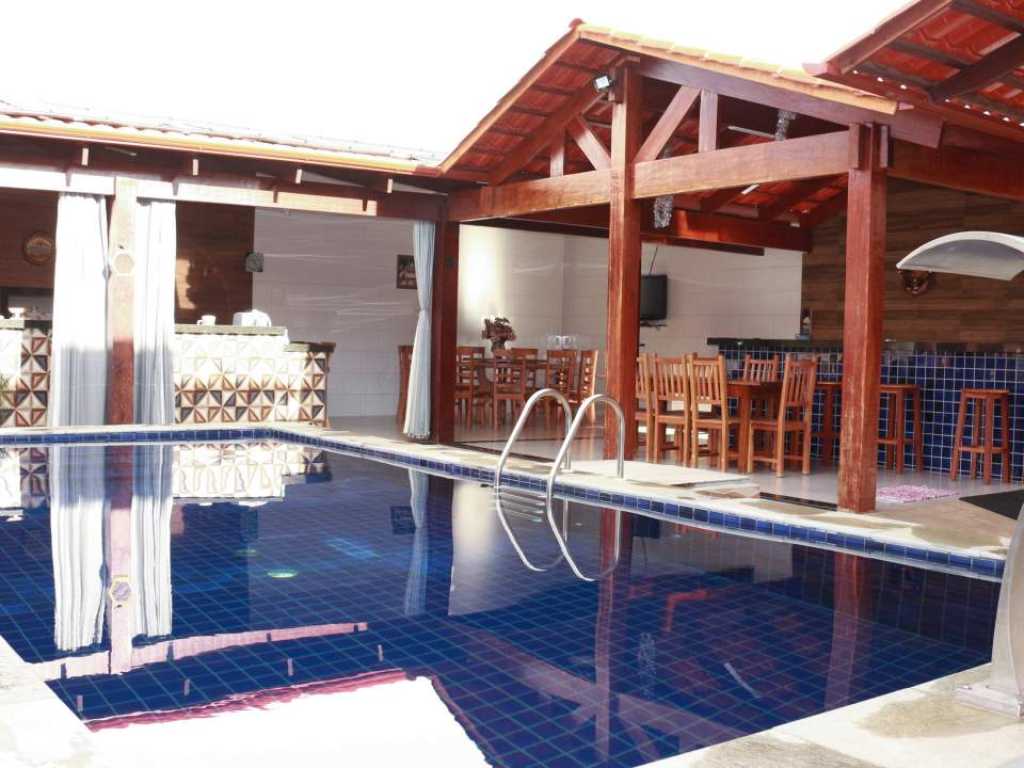 RESIDENCIA VIDAL CON PISCINA SUPERIOR