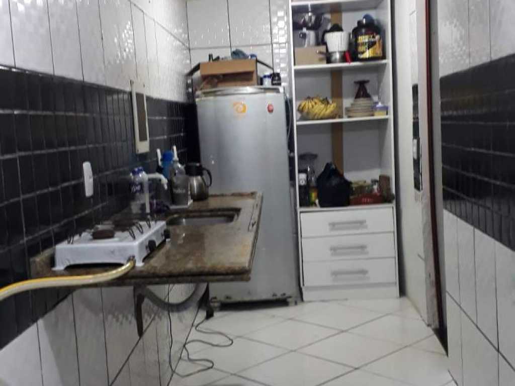 Quarto-sala / banheiro/area de serviço