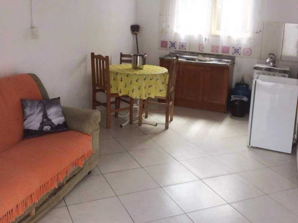 Casa com 1 dormitório no Estaleirinho