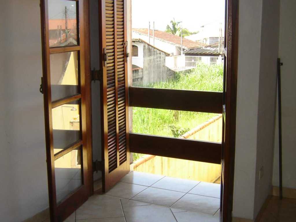 Casa perto do mar com piscina