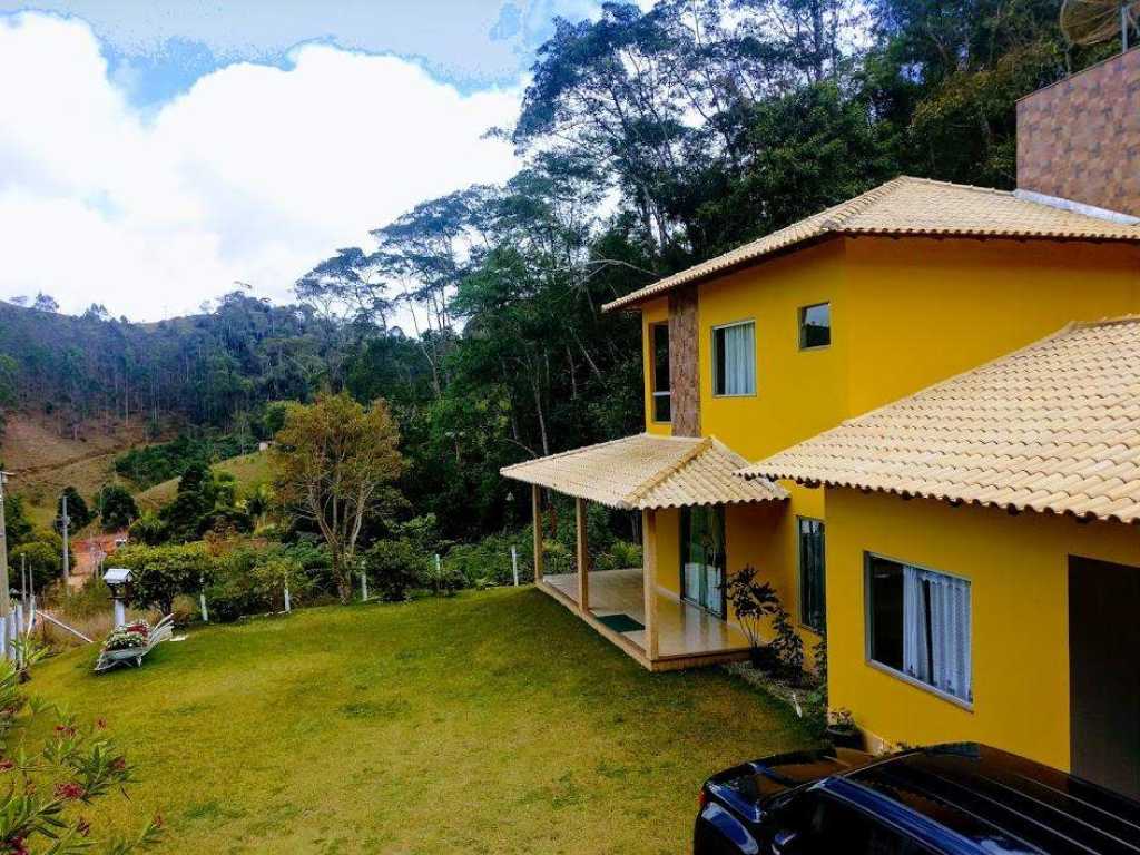 Casa Amarela nas montanhas de Domingos Martins