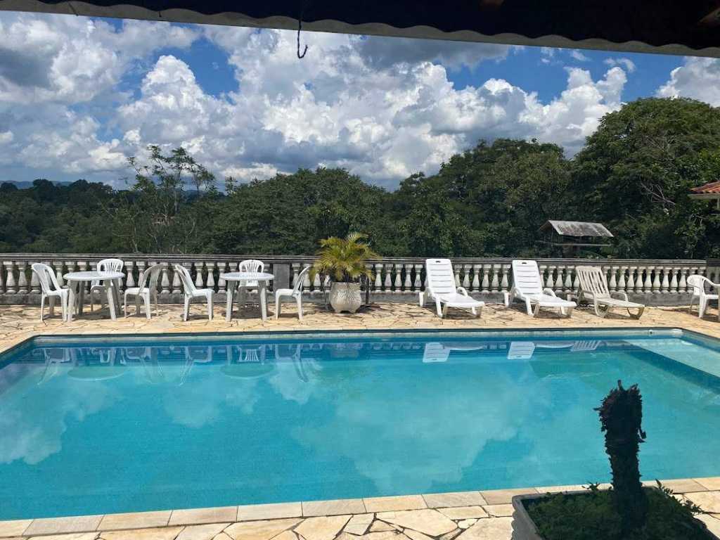 Casa em Mairiporã com linda vista e piscina grande e privativa