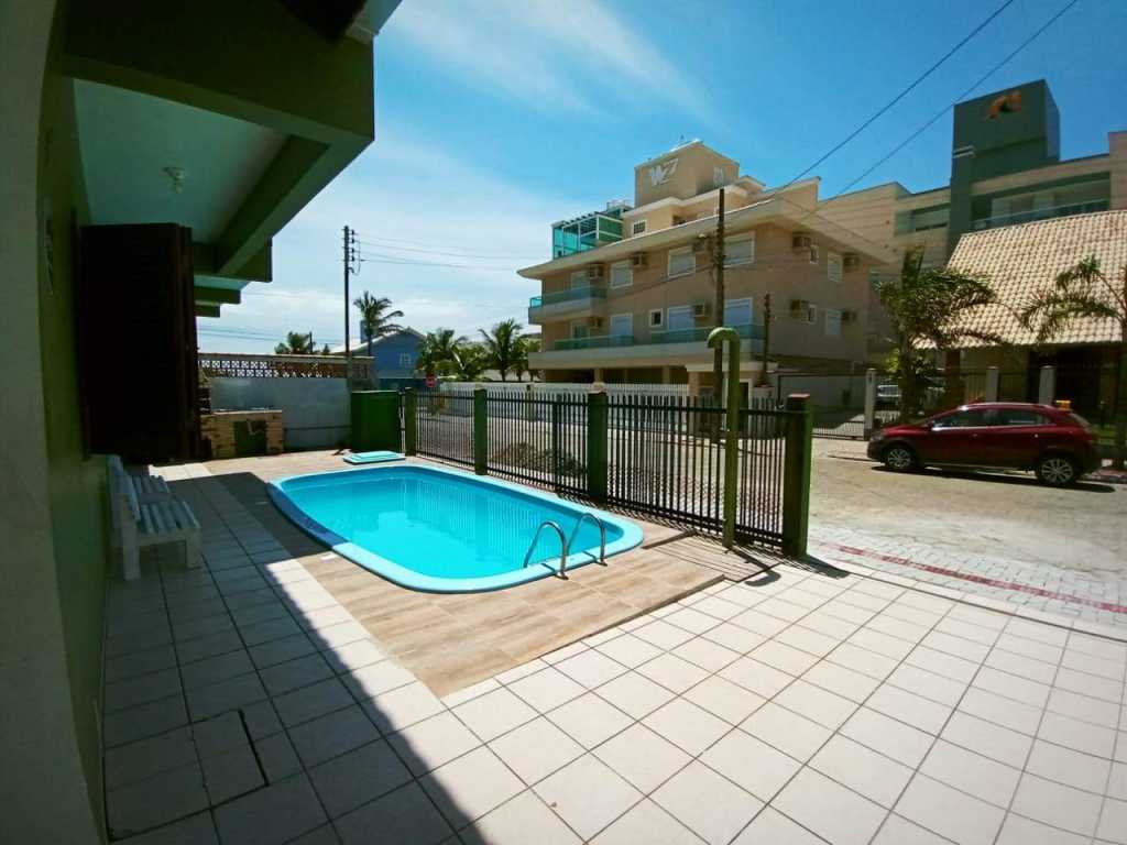 CASA ARMANI - CASA COM PISCINA EM CANTO GRANDE