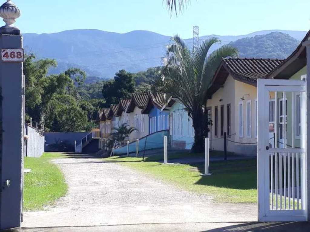 Casa em Condomínio Fechado para até 8 pessoas