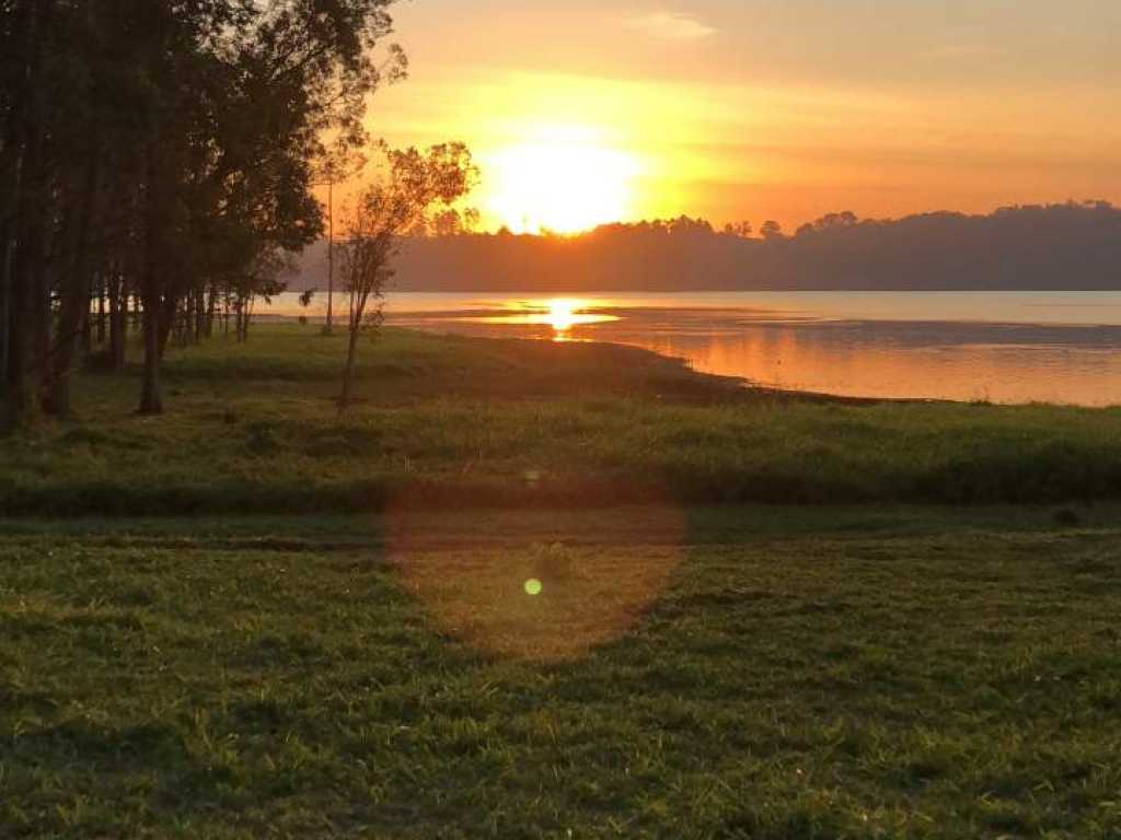 Casa em condomínio fechado na Zona Sul - SP, de frente para a Represa do Guarapiranga para família e amigos, com estrutura de lazer completo