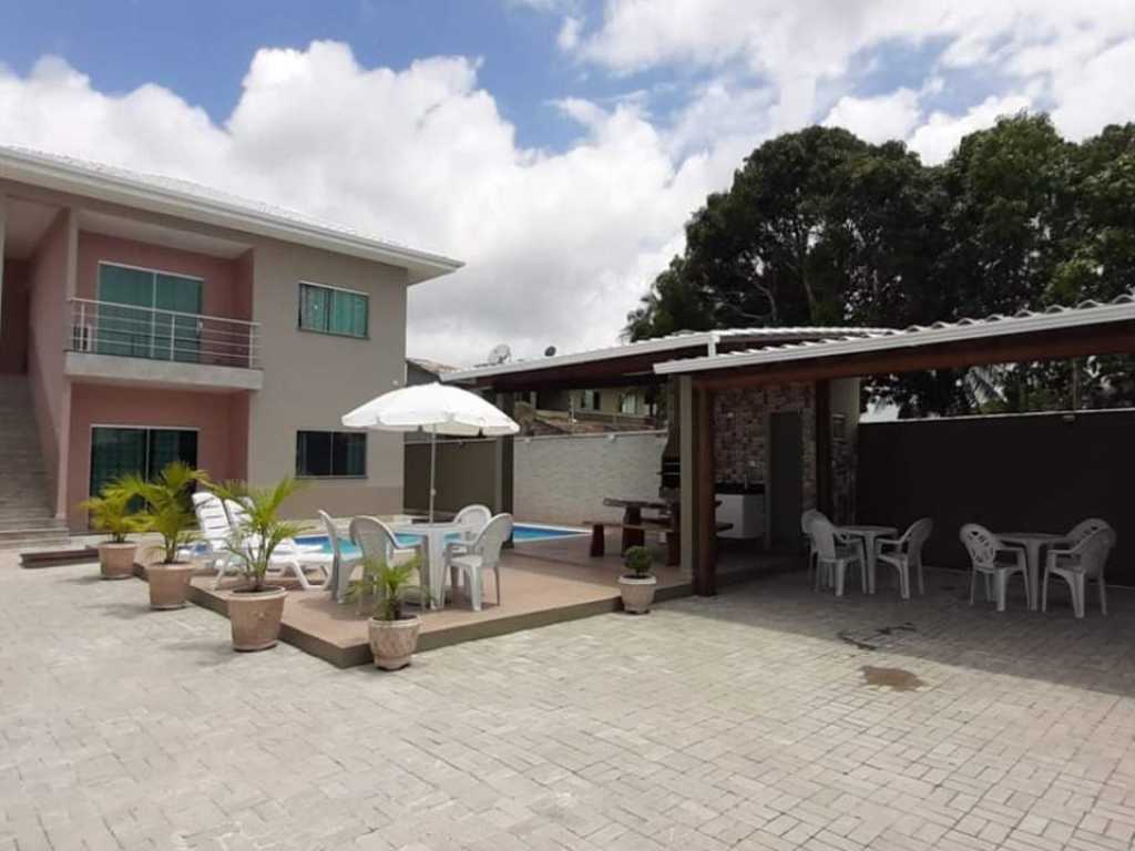 Casa Max ,  com 5 Quartos na Praia do Mundaí, Piscina.