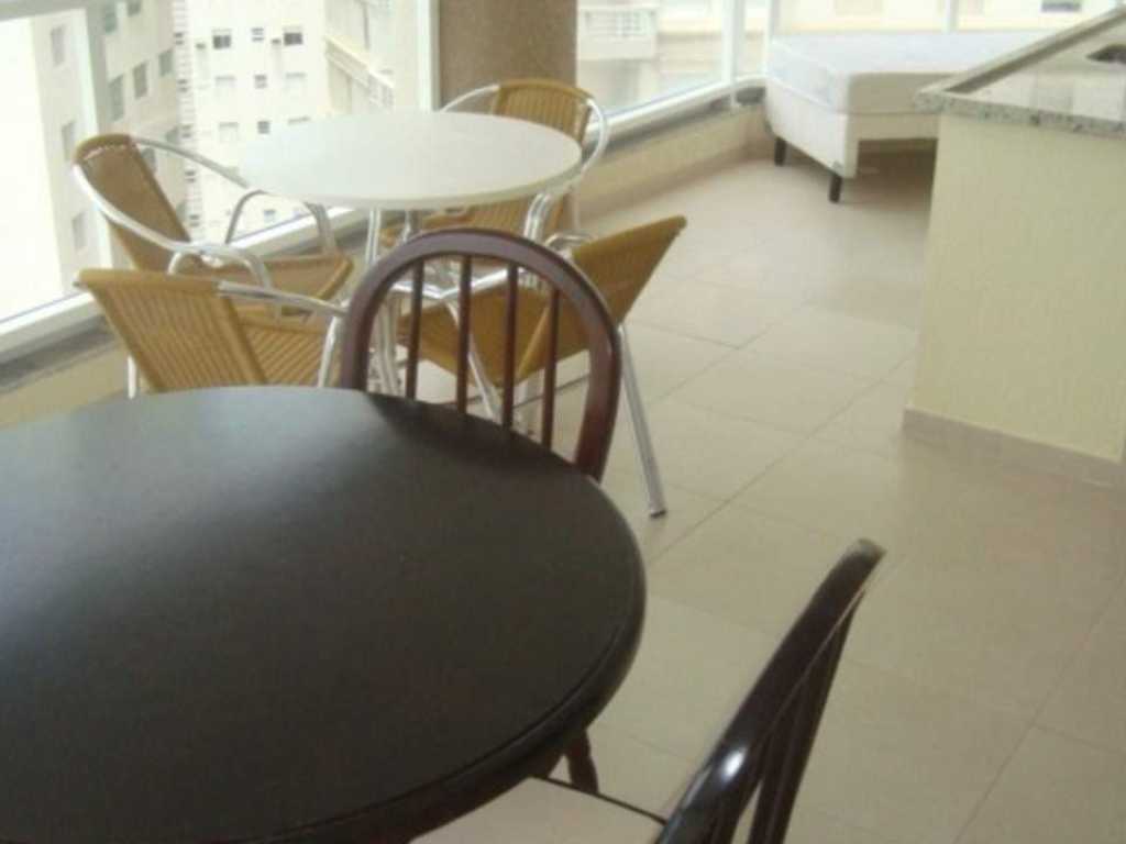 APARTAMENTO DE LUXO FRENTE AO MAR 3 SUITES, AREA DE LAZER COMPLETA