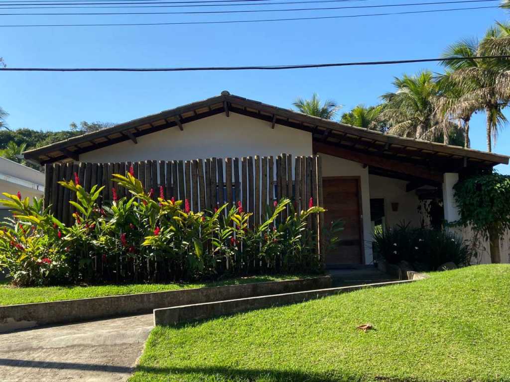 Linda casa na Praia Dura pertinho da praia!