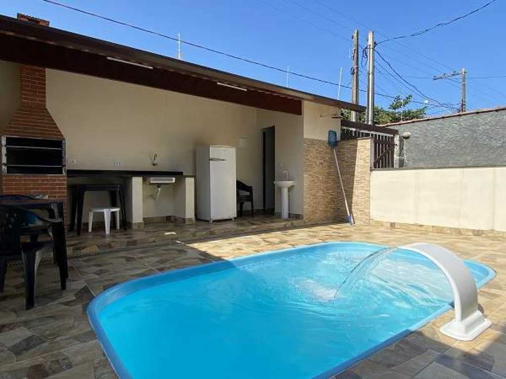 Para 10 pessoas -piscina privativa- ar cond.-Wifi - 2 DORM.- 450 m praia (casa 1)