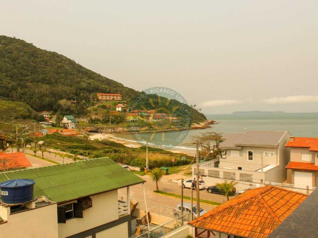 Apartamento com vista para 5 pessoas na praia de Quatro Ilhas - Bombinhas.